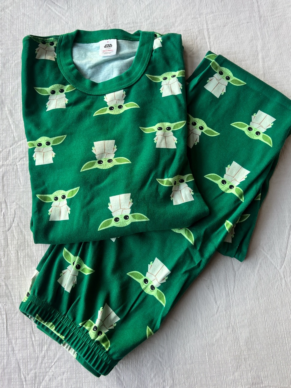 Authentic Star Wars Green Baby Yoda Pajama Set -Adult Medium -new!